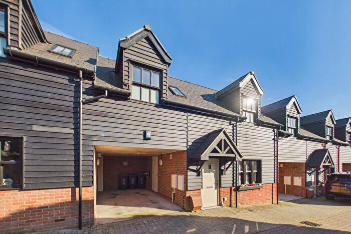 3 Bedroom Mews For Sale In Bulbourne Mews, Boxmoor, HP1