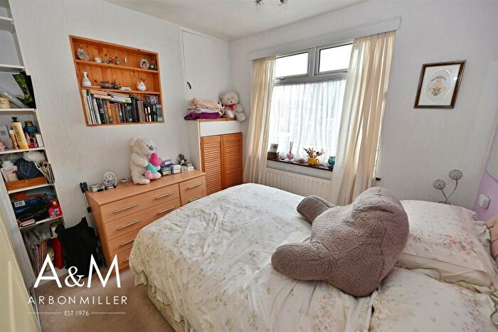 3 Bedroom End Of Terrace House For Sale In Craven Gardens, Barkingside, IG6