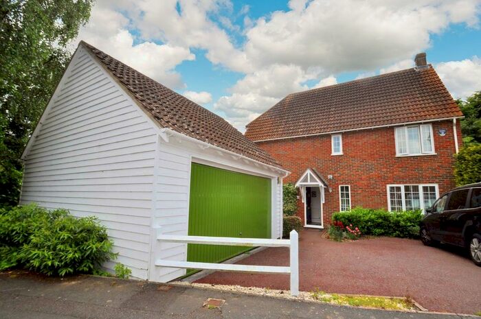 3 Bedroom Property To Rent In Hoppers Way, Ashford, TN23