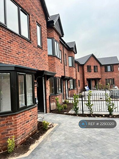 4 Bedroom Semi-Detached House To Rent In Bowling Green Avenue - Off Edison Road, Eccles, Manchester, M30