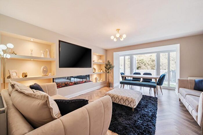 4 Bedroom House For Sale In Davy Avenue, LS25