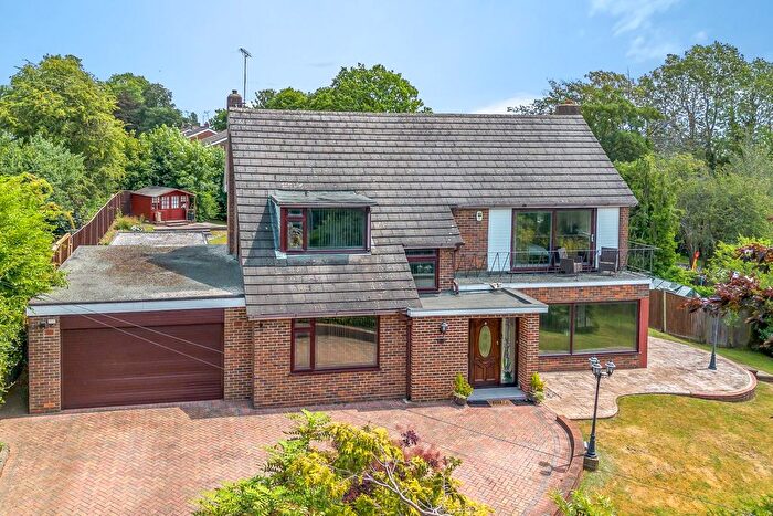 5 Bedroom Detached House For Sale In New Lane Hill, Tilehurst, Reading, RG30