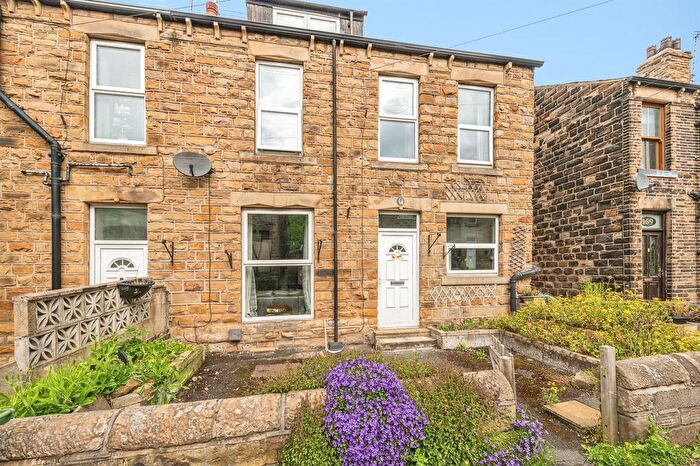 3 Bedroom Terraced House For Sale In Commonside, Batley, WF17