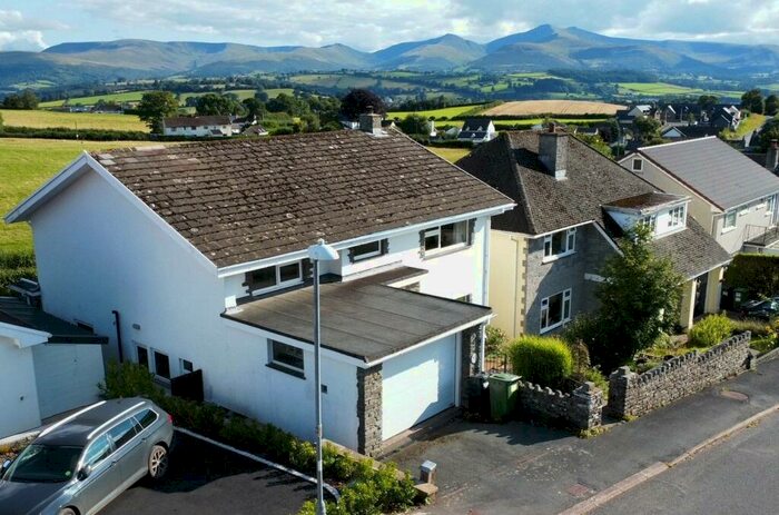 4 Bedroom Detached House For Sale In Park View, Llanddew, Brecon, Powys, LD3