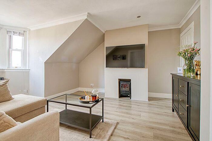1 Bedroom Flat For Sale In High Street, Dalkeith, EH22