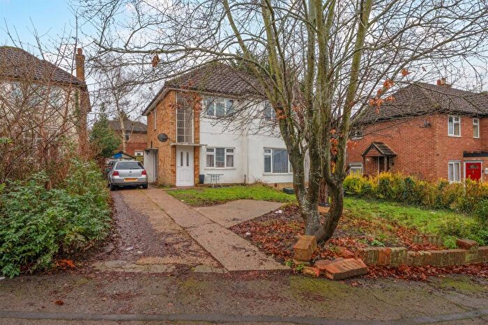 2 Bedroom Apartment For Sale In Brunel Road, Maidenhead, SL6