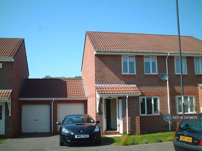 2 Bedroom Semi-Detached House To Rent In Barkleys Hill, Stapleton, Bristol, BS16
