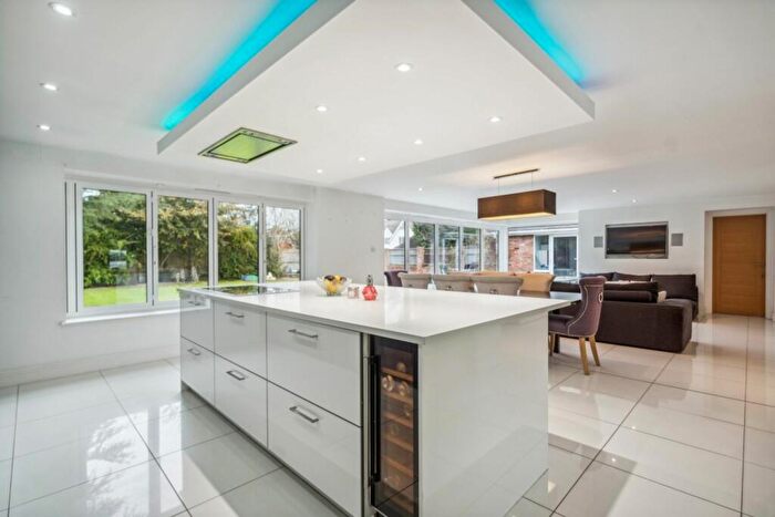 5 Bedroom Detached House For Sale In Blyton Close, Beaconsfield, HP9