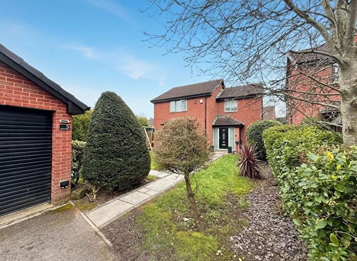 4 Bedroom Detached House For Sale In Wood Close, Ravenfield, S65