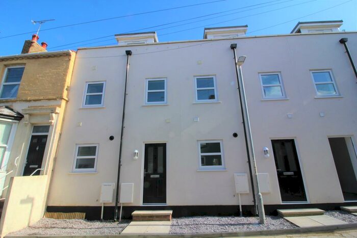 3 Bedroom Terraced House To Rent In Upper Dumpton Park Road, Ramsgate, CT11