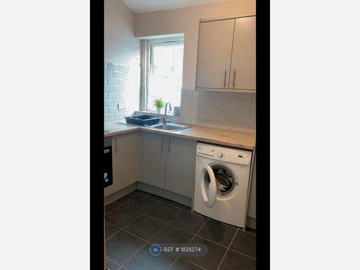 1 Bedroom Flat To Rent In Liverpool Road, Eccles, M30