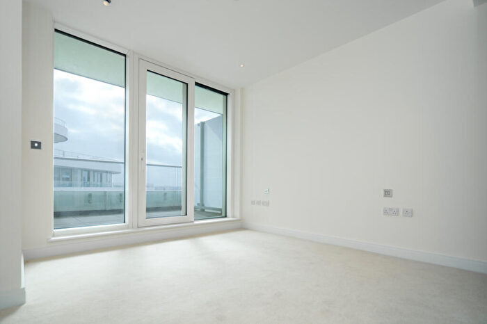 1 Bedroom Apartment To Rent In Sopwith Way, London, SW11