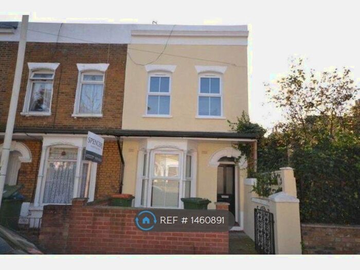 3 Bedroom End Of Terrace House To Rent In Godwin Road, London, E7