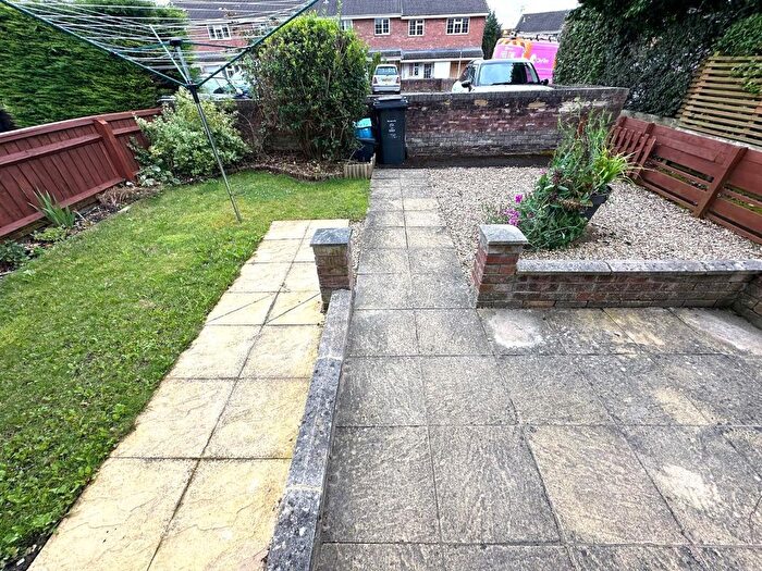 2 Bedroom End Of Terrace House To Rent In Gifford Road, Stratton, Swindon, SN3