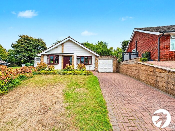 3 Bedroom Bungalow For Sale In Toddington Crescent, Blue Bell Hill, Chatham, ME5