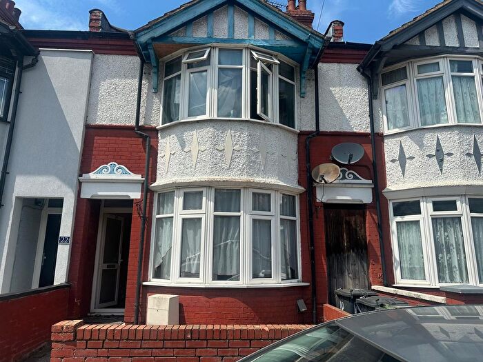 3 Bedroom Terraced House To Rent In Chatsworth Road, Luton, LU4