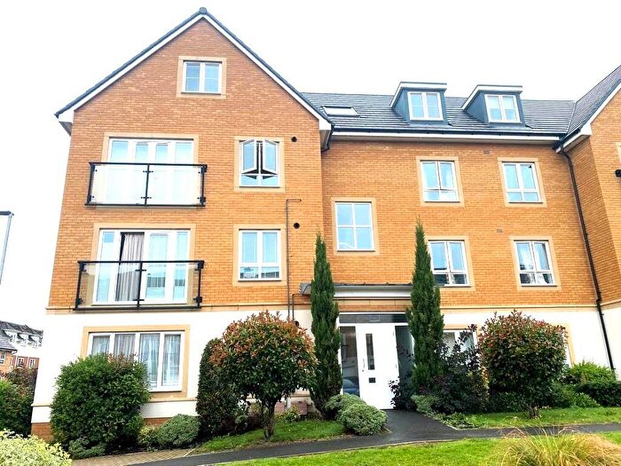 2 Bedroom Apartment To Rent In Kenyon Way, Slough, SL3