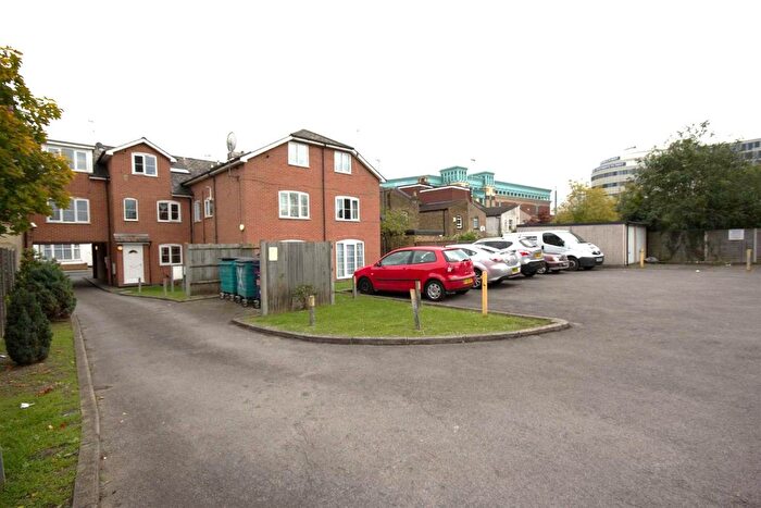 2 Bedroom Flat To Rent In Frewin Court, Harrow, HA1