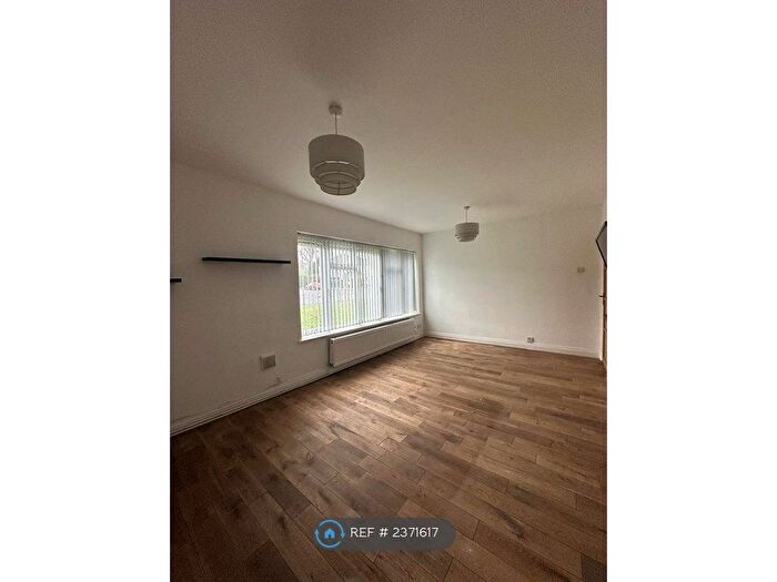 2 Bedroom Flat To Rent In Croft Lane, Wolverhampton, WV10