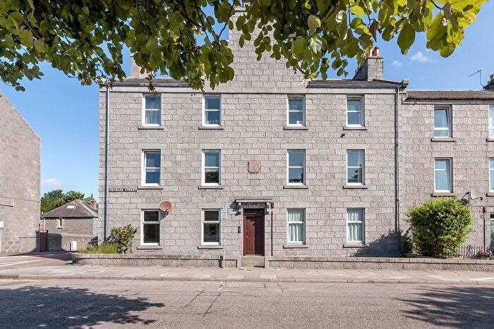 3 Bedroom Flat To Rent In Orchard Street, Aberdeen, AB24
