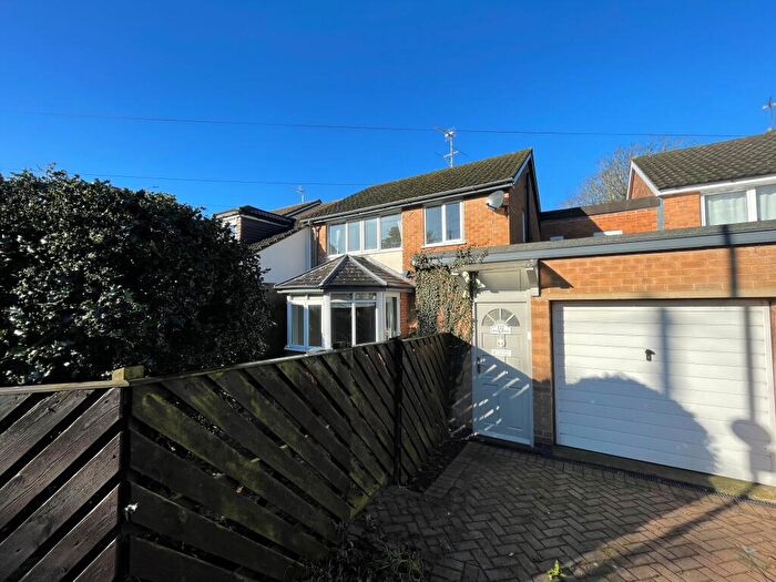 3 Bedroom Link Detached House To Rent In Main Road, Wilford, NG11