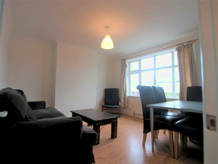 3 Bedroom Flat To Rent In Nd Floor, Thorpedale Road, Finsbury Park, N4