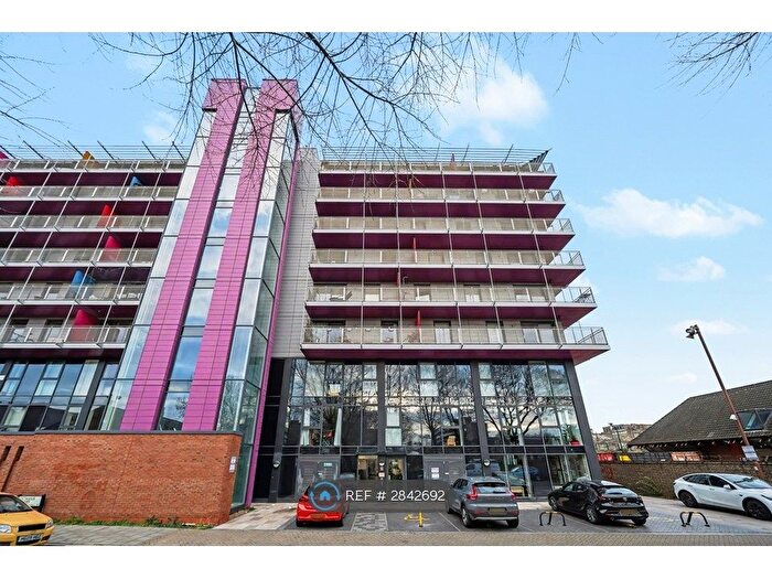 2 Bedroom Flat To Rent In Tinderbox House, London, SE8