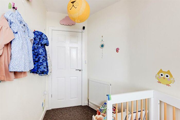 3 Bedroom End Of Terrace House For Sale In Broomhill Road, Bulwell, Nottinghamshire, NG6