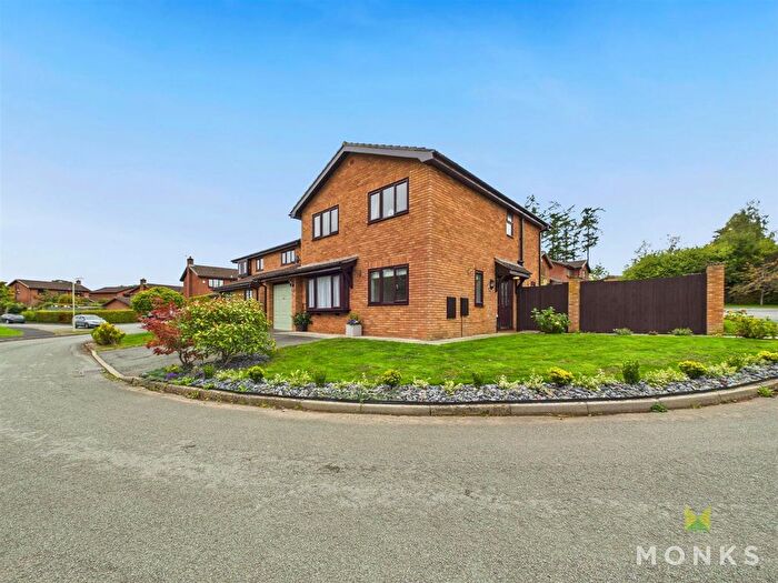 4 Bedroom Property For Sale In Llanforda Mead, Oswestry, SY11