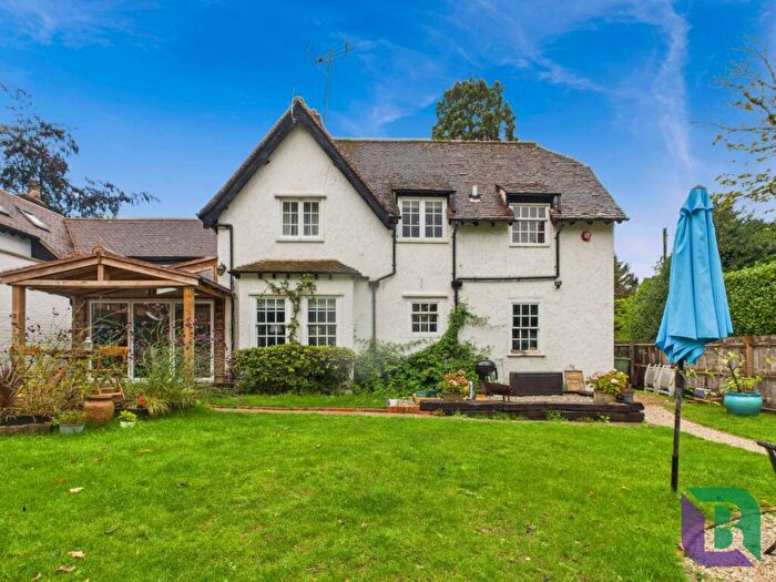 3 Bedroom Semi-Detached House For Sale In Church Road, Woburn Sands, MK17