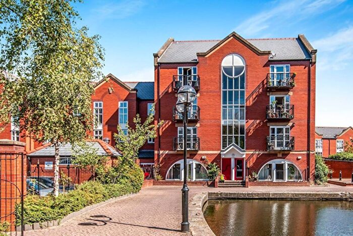 2 Bedroom Apartment For Sale In Thomas Telford Basin, Manchester, M1