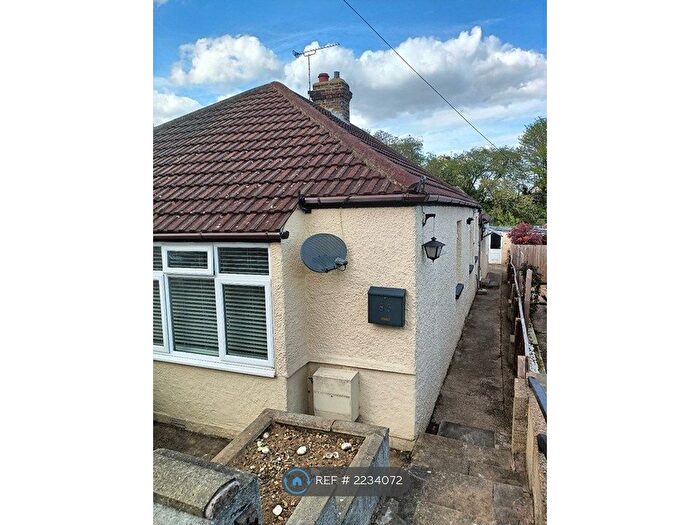 2 Bedroom Bungalow To Rent In Hamilton Road, Gillingham, ME7
