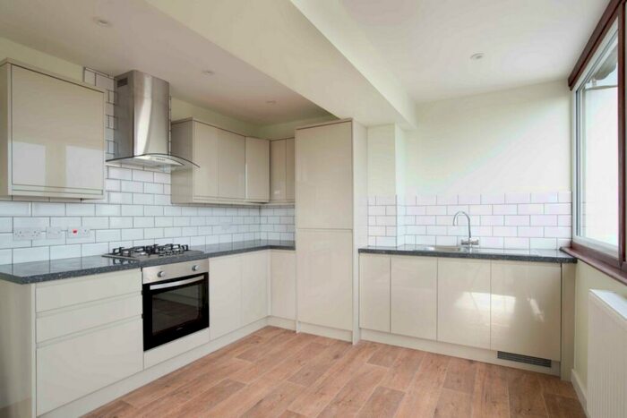 2 Bedroom Flat To Rent In Snargate St, Dover, CT17