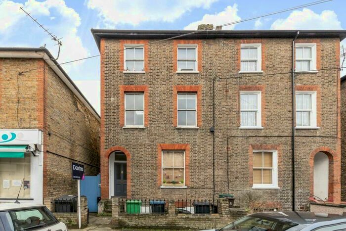 1 Bedroom Flat To Rent In St. Andrews Road, Surbiton, KT6