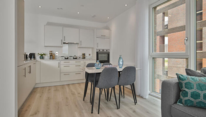 3 Bedroom Apartment For Sale In Fielders Quarter Fielders Crescent Barking London, IG11