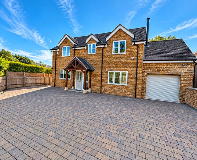 4 Bedroom Detached House To Rent In Ivy Lane, Mollington, OX17