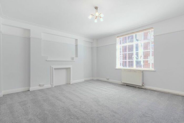 2 Bedroom Flat To Rent In Coram Street, London, WC1N