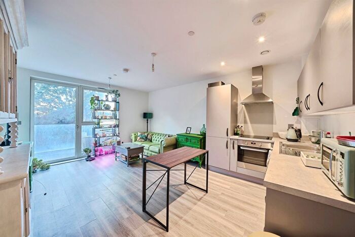 1 Bedroom Flat To Rent In Catimor House, UB3