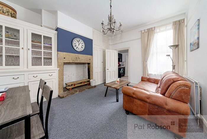 2 Bedroom Apartment To Rent In Forsyth Road, Jesmond, Newcastle Upon Tyne, NE2