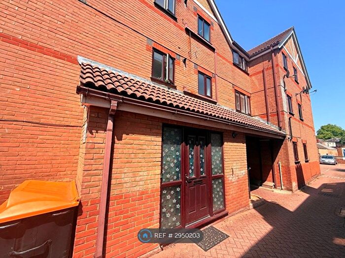 1 Bedroom Flat To Rent In Conduit Road, Bedford, MK40