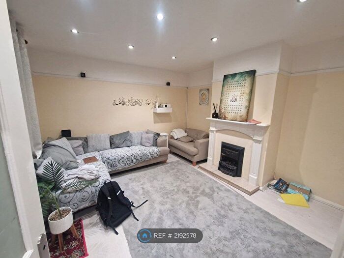 3 Bedroom Detached House To Rent In Prestwick Road, Watford, WD19