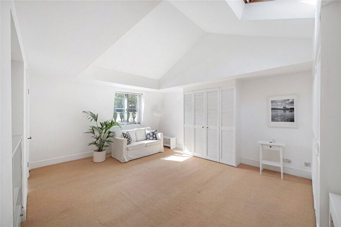 Studio To Rent In Onslow Gardens, London, SW7
