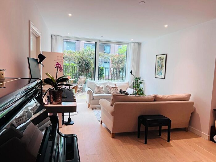 2 Bedroom Flat To Rent In Fairwater House, Lockgate Road, London, SW6
