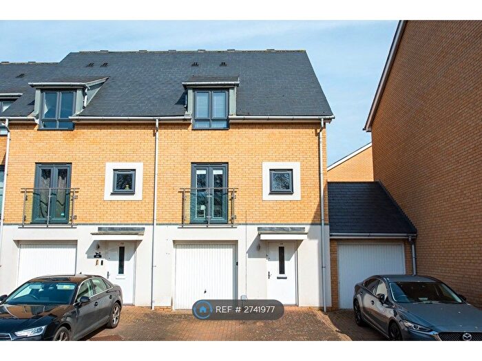 3 Bedroom Terraced House To Rent In Short Term Accommodation, Colchester, CO4