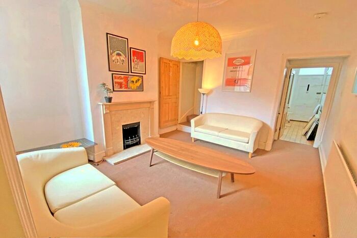 3 Bedroom Terraced House To Rent In Montague Road, Leicester, LE2