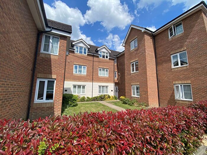 2 Bedroom Flat To Rent In Gateshead Road, Borehamwood, WD6