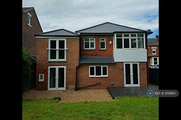 4 Bedroom Detached House To Rent In Gledhow Wood Avenue, Leeds, LS8