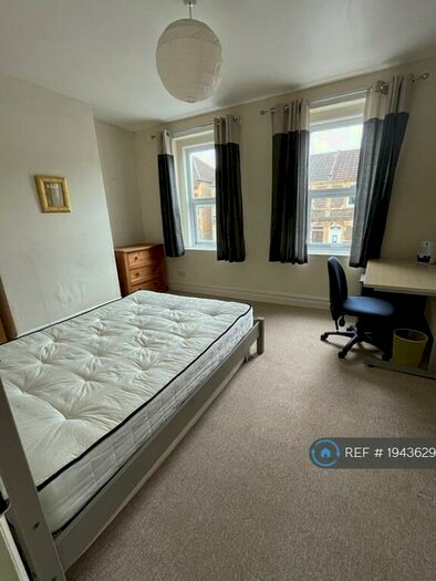 3 Bedroom Semi-Detached House To Rent In Coronation Avenue, Bath, BA2