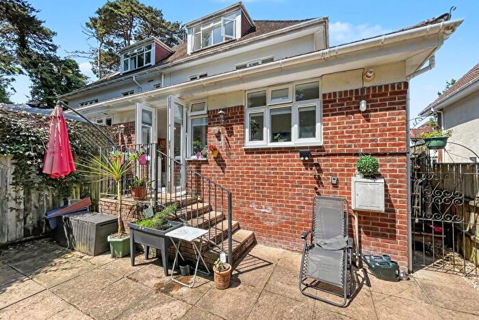 2 Bedroom Flat For Sale In Queens Park, BH8
