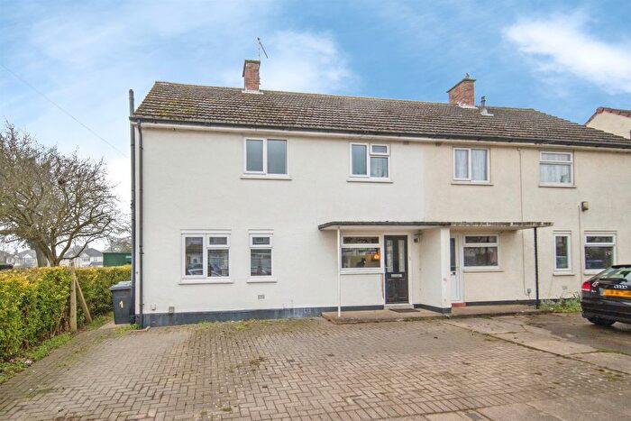 3 Bedroom Semi Detached House For Sale In Caithness Close, Ipswich, IP4